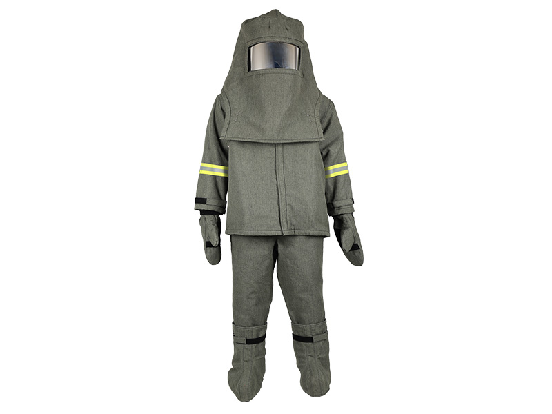 隔熱服 vs 避火服：材質(zhì)、面料與用途的深度對(duì)比