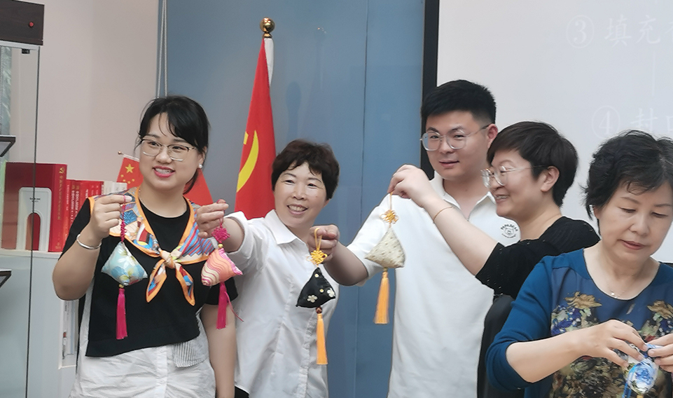 香韻端午，情滿誠格——上海誠格集團(tuán)工會組織開展端午香囊制作活動